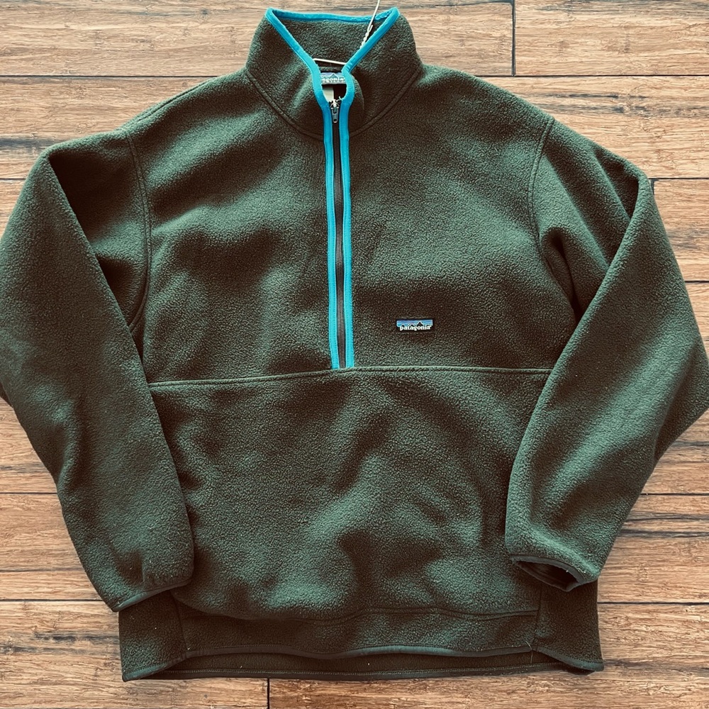 Patagonia Green Fleece Jacket with Blue Accents